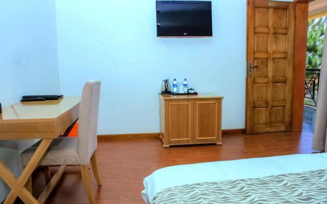 Rosemary Courts Bed And Breakfast Ентебе Екстериор снимка