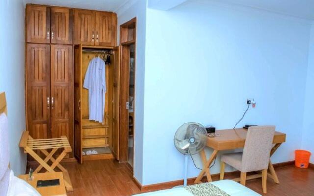 Rosemary Courts Bed And Breakfast Ентебе Екстериор снимка