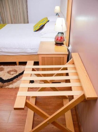 Rosemary Courts Bed And Breakfast Ентебе Екстериор снимка